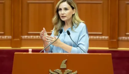 “Integrimi nuk bëhet me ligje ‘shkel e shko’/ Sesioni i ri parlamentar, Tabaku akuza të forta: Të nisim me Ballukun