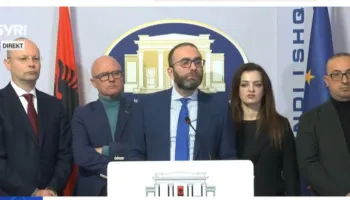 ‘Intimidon dëshmitarë dhe prish prova’/ Bardhi apel SPAK dhe ndërkombëtarëve: Këmbëngulni që Kuvendi të shqyrtojë kërkesën për arrestimit të Ballukut!