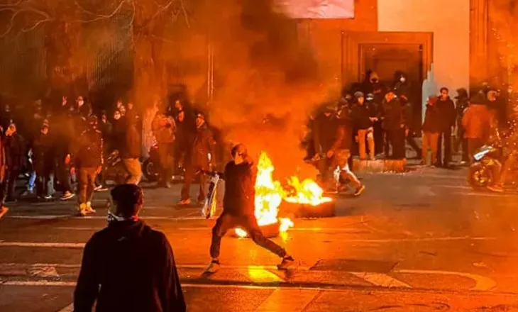 Iran/ Bilanci i përplasjeve 3.919 të vdekur dhe 24.669 arrestime