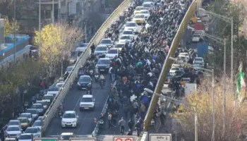 Irani mbetet i izoluar nga bota, 4 ditë pa internet