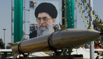 Irani paralajmëron Katarin dhe Arabinë Saudite se do të sulmojë objektivat amerikane nëse sulmohen, thotë eksperti