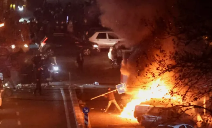 Irani pranon për herë të parë bilancin e rëndë të protestave, rreth 2 mijë të vrarë në dy javë trazira