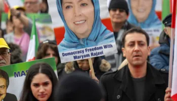 Iranianët e Manzës duan pushtetin/ Hijet rreth lideres së MEK dhe kush e mbështet