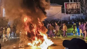 Iranianët nuk ndalin protestat, rritet numri i viktimave, mbi 500 të vdekur