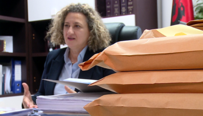 Irena Gjoka e dënuar në Greqi, KLGJ vendos të dërgojë çështjen në ILD