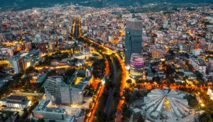 “Irish Sun”: Tirana, vendi i përsosur për pushime dimërore – arratisja e re e irlandezëve