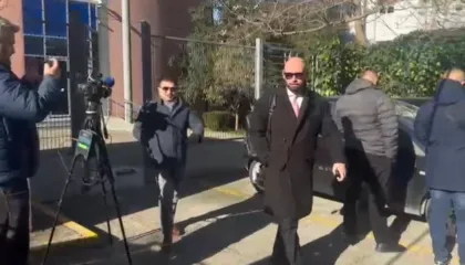 Ish-kryebashkiaku i Kavajës paraqitet në SPAK/ Ja çfarë i komunikohet Elvis Roshit