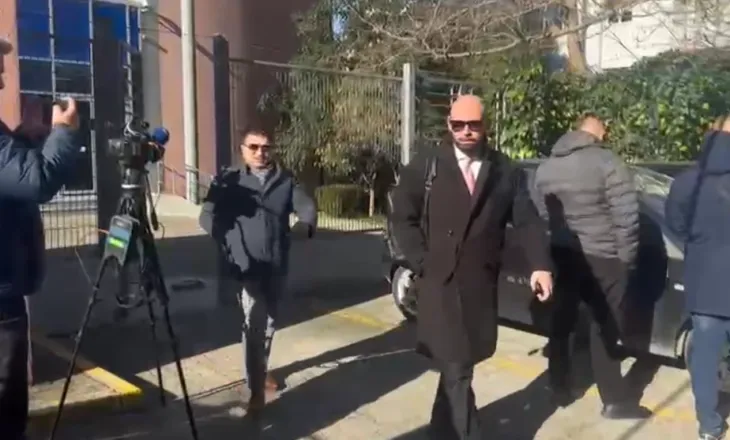 Ish-kryebashkiaku i Kavajës paraqitet në SPAK/ Ja çfarë i komunikohet Elvis Roshit