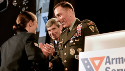 Ish-shefi i CIA-s: Teherani në pikën më të ulët, skenari i errët i përballjes SHBA-Iran