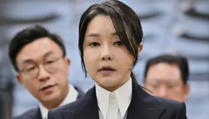 Ish-zonja e parë e Koresë së Jugut dënohet me 20 muaj burg! Dashuria për luksin që rrëzoi “Marie Antoinette”-n e Seulit