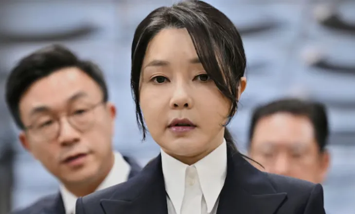 Ish-zonja e parë e Koresë së Jugut dënohet me 20 muaj burg! Dashuria për luksin që rrëzoi “Marie Antoinette”-n e Seulit