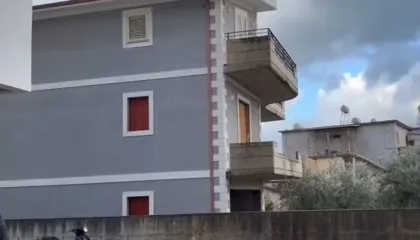 “Ishin në prag divorci”/ DETAJE-Burri e la gruan të pajetë në urgjencë, vetë u kthye në banesë