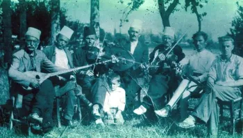 Isuf Myzyri/ Këngët i mësonte përmendsh dhe i ”fuste në defter”!