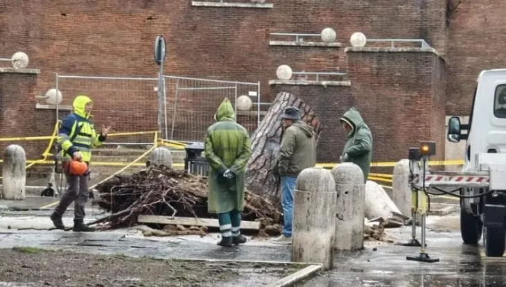 Italia përfshihet nga moti i keq, ndërprerje e qarkullimit në disa rajone, përmbytje dhe evakuime