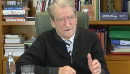 Iu ndërpre fjala në Strasburg, Berisha: Në 2 minuta kohë, pjesën pikante ia rezervova Ramës, te kamera kërkova qeveri teknike!