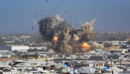 Izraeli bombardon rripin e Gazës, 30 të vrarë, palët akuzojnë njëra-tjetrën për shkelje të armëpushimit