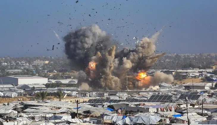 Izraeli bombardon rripin e Gazës, 30 të vrarë, palët akuzojnë njëra-tjetrën për shkelje të armëpushimit