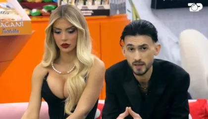 ‘Jam biri i një nëne’/ Kristi i përgjigjet Inës pas akuzave për orientimin seksual