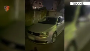 “Jam pronari”/ Vodhi automjetin e parkuar duke mashtruar rojën, pranga 18-vjeçari në Tiranë