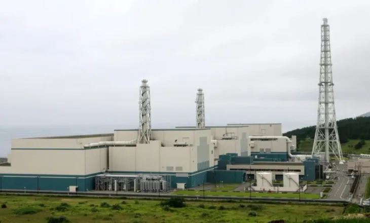 Japoni/ Vetëm disa orë pas rinisjes, pezullohet puna në centralin më të madh bërthamor në botë, ishin mbyllu që nga katastrofa e Fukushimës