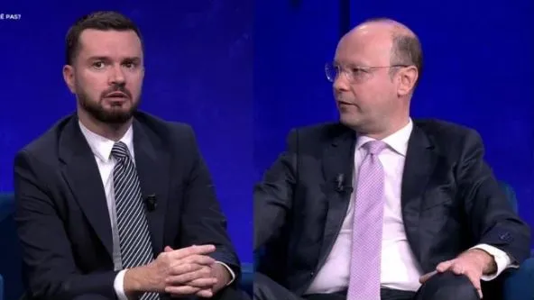 “Jeni mashtrues”/ Debat i ahpër në studio mes Kasos dhe Currit: Votuat që Rama të..