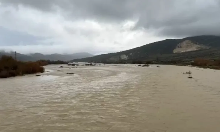 Jepet urdhër për evakuim urgjent në Novoselë! Në Durrës shënohet viktima e parë nga përmbytjet