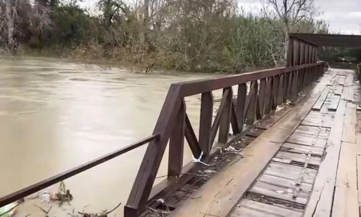 Jepet urdhëri/ Evakuohen rreth 500 persona në Sukth dhe Katund të Ri. Lumi i Erzenit del nga shtrati