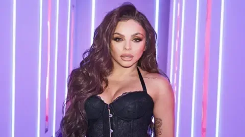Jesy Nelson zbulon: Binjaket e mia “ndoshta nuk do të ecin kurrë”