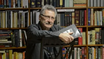 John Yamrus: Ai donte të shkruante