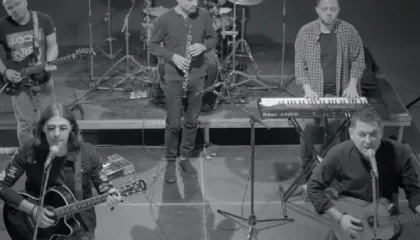 Ju kujtohet Ritfolk? Po kënga: Më dëgjo?…(teksti dhe video)