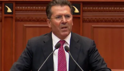 Ju mund të propozoni Ramën edhe për mbret/ Mediu, i ashpër: Respektoni Kushtetutën