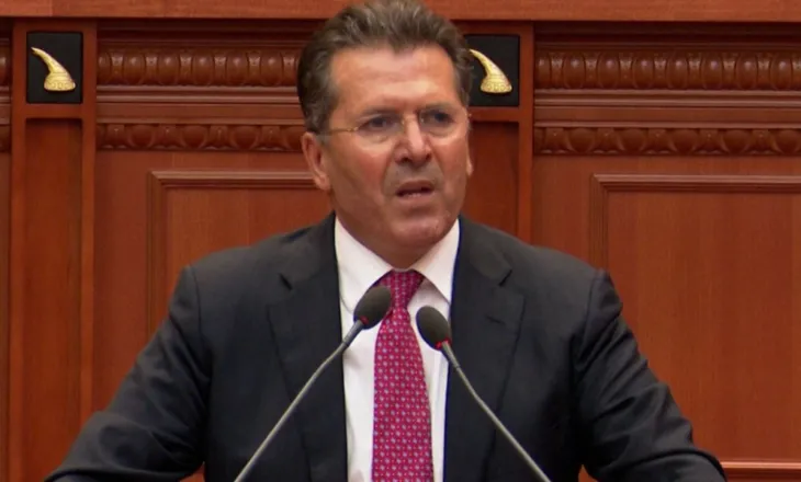 Ju mund të propozoni Ramën edhe për mbret/ Mediu, i ashpër: Respektoni Kushtetutën