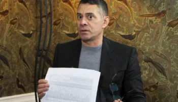 Ju tregoj skandalin me Bankers-in/ Ahmetaj: Belinda Balluku interpretoi në paligjshmëri ligjin e akzicës