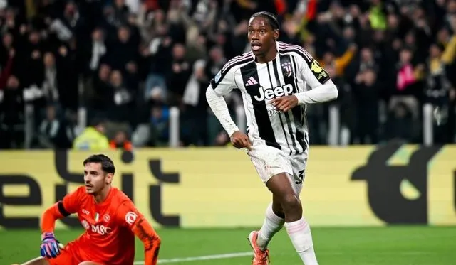 Juventusi jep leksion, fitore e pastër ndaj Napolit