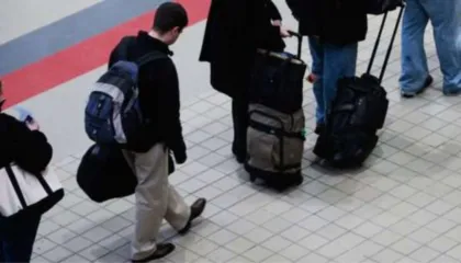 “Ka humbur rreth 40% të popullsisë së vitit 1990”, raporti i BERZH: 25% e shqiptarëve me arsim të lartë, kanë ikur