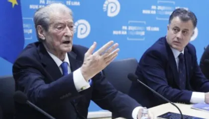 “Ka kryer grusht shteti!”, Berisha: Pas Ballukut fshihet Rama, Lubia shërbëtore