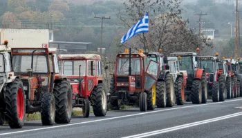 Kakavija e bllokuar pa afat, fermerët grekë vijojnë protestën