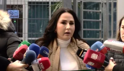 Kallëzohet në SPAK kryebashkiakja e Durrësit, PD: Rama kreu i grupit kriminal, së shpejti dalin videot…
