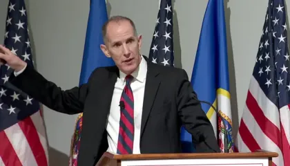 Kandidati republikan tërhiqet nga gara për Guvernator, akuzon Trump për hakmarrje ndaj qytetarëve