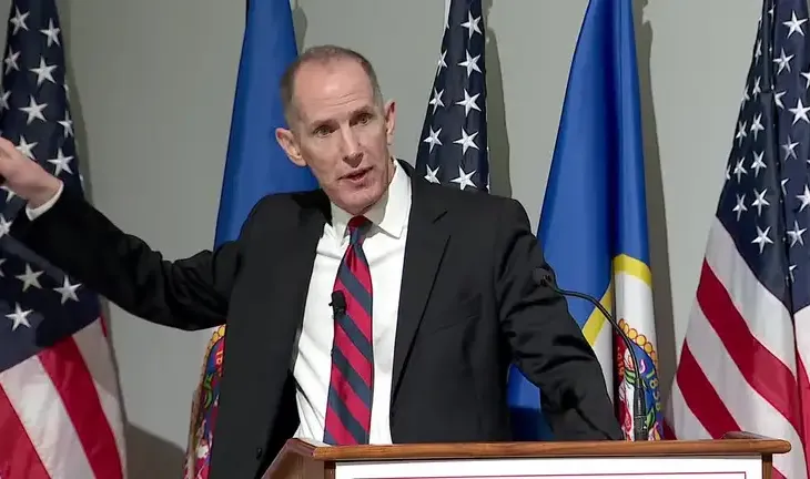 Kandidati republikan tërhiqet nga gara për Guvernator, akuzon Trump për hakmarrje ndaj qytetarëve