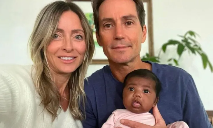 “Kanë implantuar embrionin e gabuar”, çifti padit kliniken e fertilitetit: Ne jemi kaukazianë, fëmija…