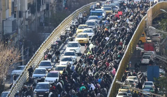 Kaos i madh/ Qeveria ndërpret internetin, jashtë funksionit dhe bankomatet