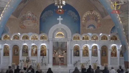 Katedralja e Tiranës përkujton njëvjetorin e ndarjes nga jeta të Kryepiskopit të Lumur Anastas