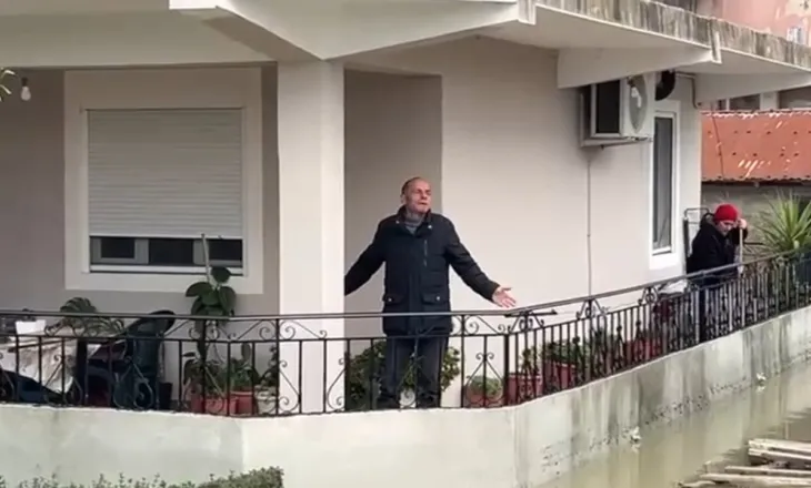 Katër fshatra të izoluara nga përmbytjet në Novoselë/ Qytetari: Nuk dal dot nga banesa, uji ka arritur në 1 metër