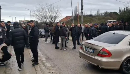“Kemi frikë çdo ditë”, banorët e Luzit ngrihen kundër rrugës së degraduar