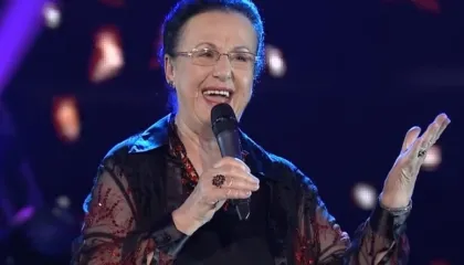 “Kënga e nënës” e interpretuar nga e madhja, Anita Take (teksti dhe video)