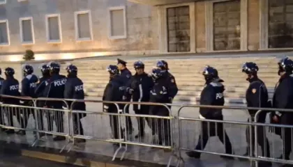 Kënga “Mora Fjalë” në protestën e PD