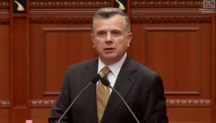 ‘Keni përdorur lëndë tymuese’/ Balla i kundërpërgjigjet Këlliçit