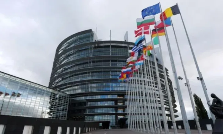 Kërcënimet e reja tarifore, PE pezullon marrëveshjen tregtare me SHBA