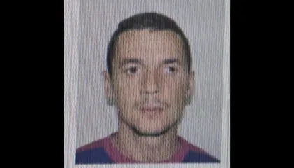 Kërcënoi shitësen me thikë dhe vodhi paratë në market, arrestohet “skifteri” me precentë të mëparshëm penal (FOTO)